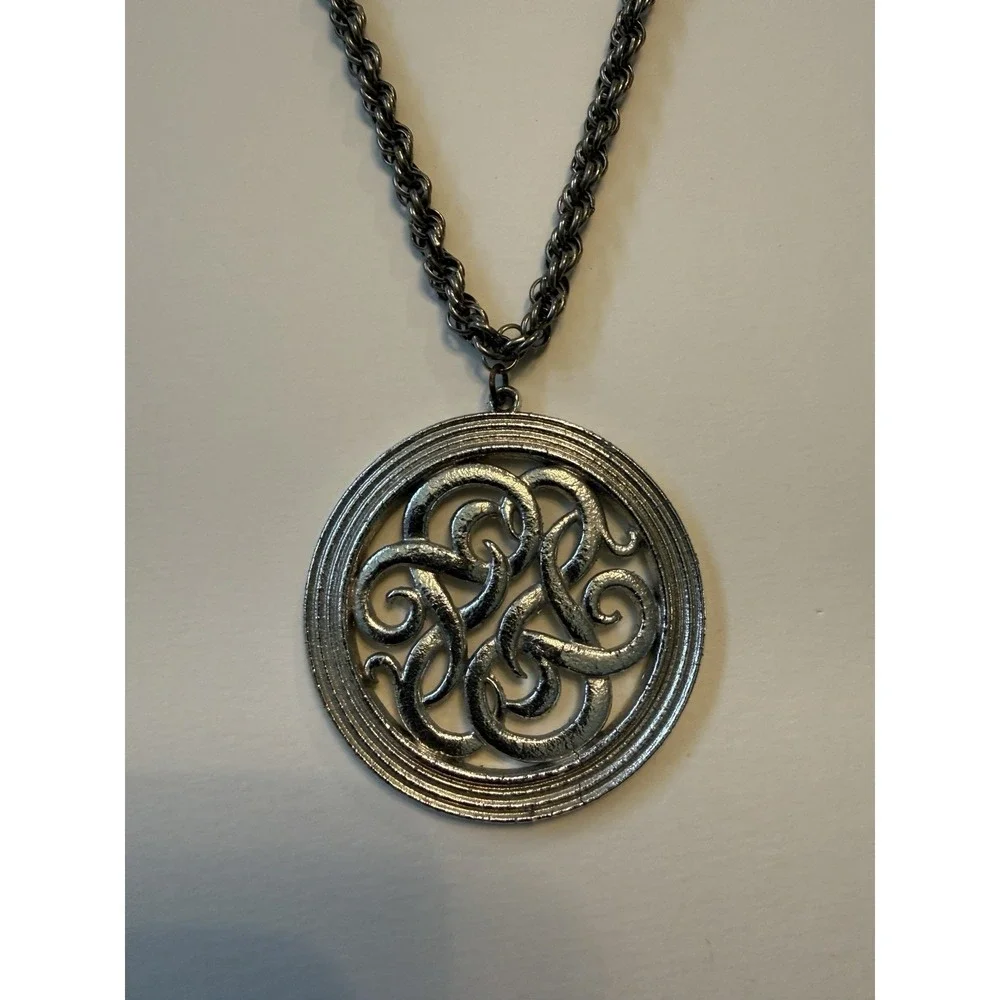 VTG LINSER Twisted Chain Necklace 18